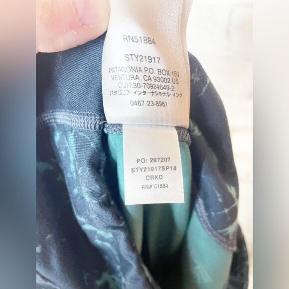 The Patagonia Centered Crops Blue Capri Women’s size Small - Picture 6 of 7